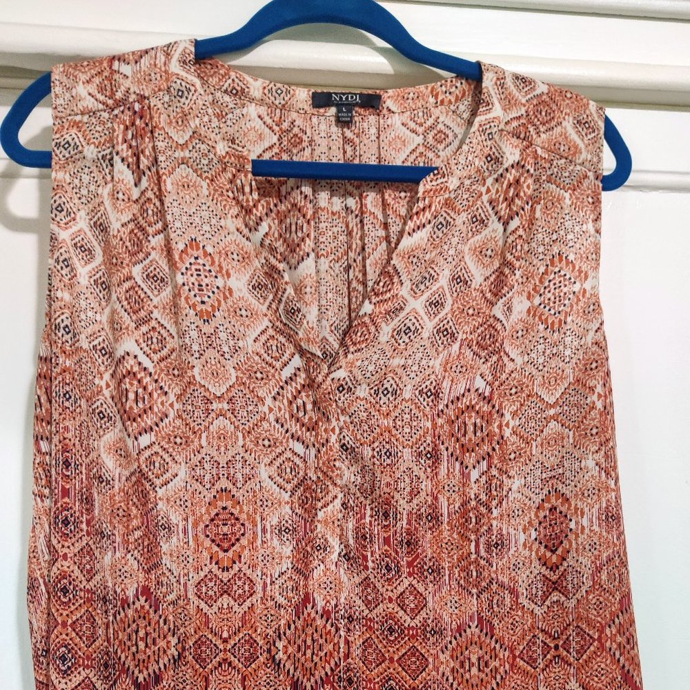 EUC Curves 360 by NYDL Perfect Sleeveless Blouse